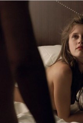 Young & Beautiful (Young & Beautiful) / Νέα και Όμορφη (2013)