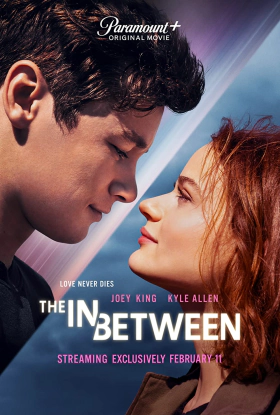 Στο Ενδιαμεσο / The In Between (2022)